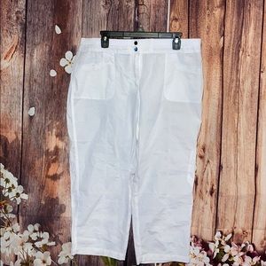 NWT Rafaella white capris size 16